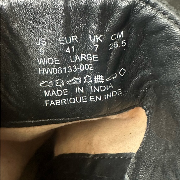 HUSH PUPPIES
Women's Hush Puppies, Black Billie Boot size 9 Suede - Picture 4 of 5